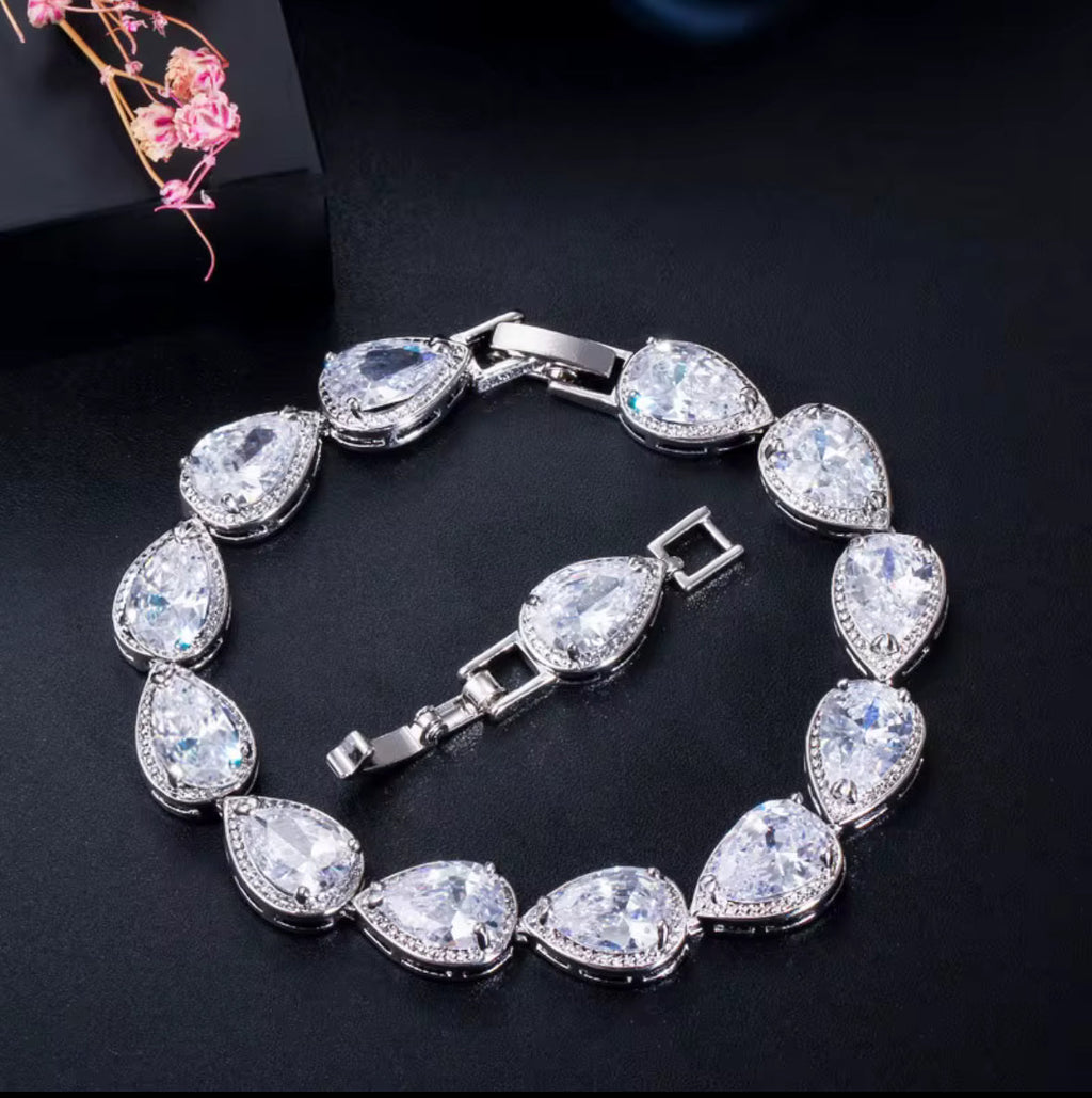 Teardrop Bracelet Buy 1 Get 1 free